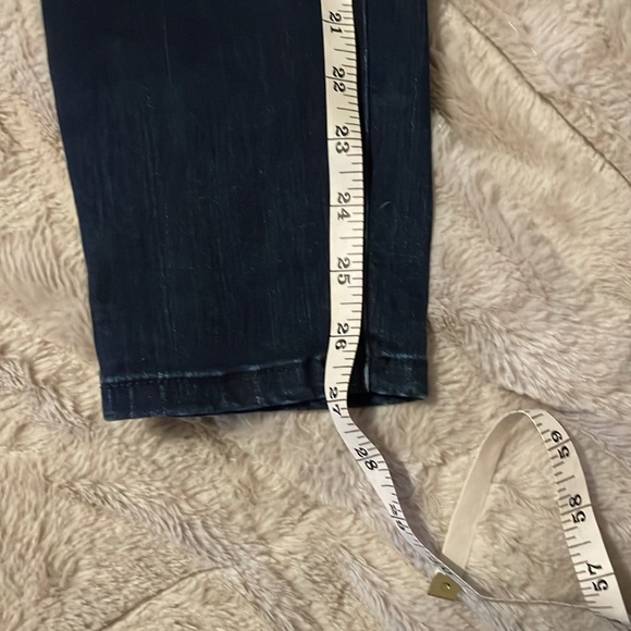 Maurice’s high rise - Picture 2 of 7